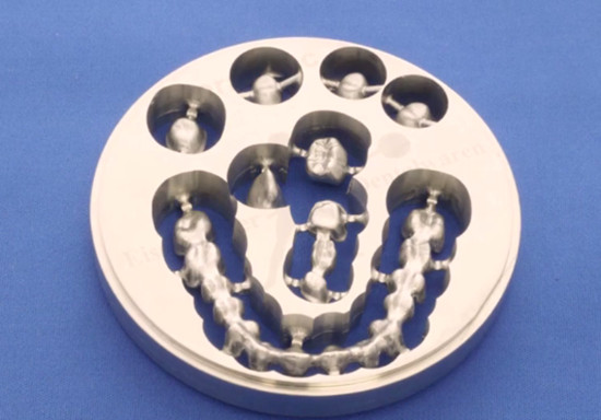 鋼件銑削.jpg 鋼件銑削.jpg