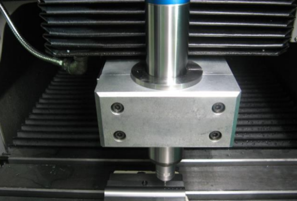 鉆孔<a href='gaosuzhuzhou.htm' class='keys' title='點(diǎn)擊查看關(guān)于電主軸的相關(guān)信息' target='_blank'>電主軸</a>.png