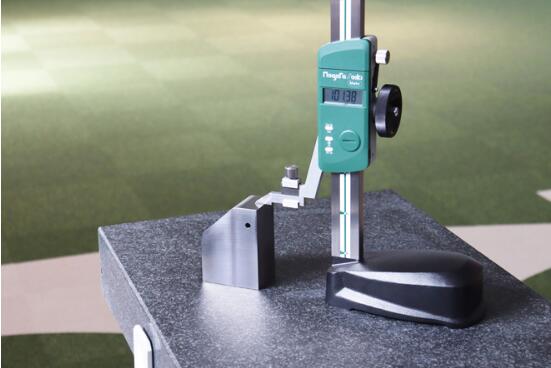 數(shù)顯高度尺.jpg 數(shù)顯高度尺.jpg