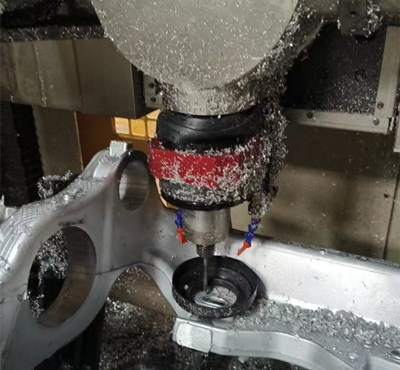 塑料件去毛刺.jpg 塑料件去毛刺.jpg