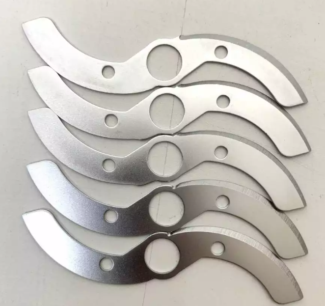 切菜機(jī)刀片倒角.png 切菜機(jī)刀片倒角.png